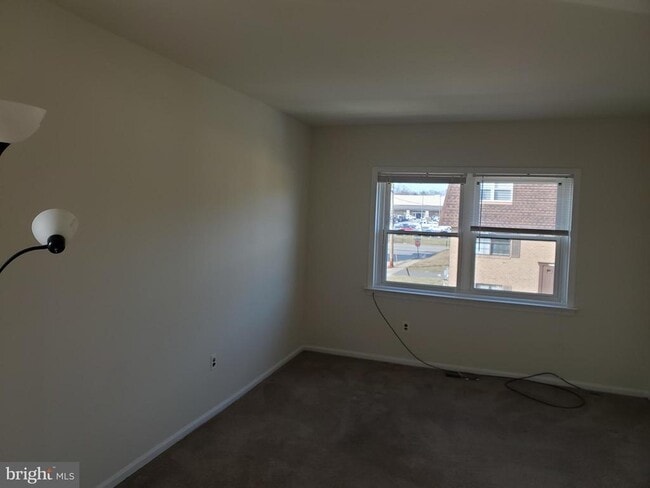 Building Photo - 2418 David Dr