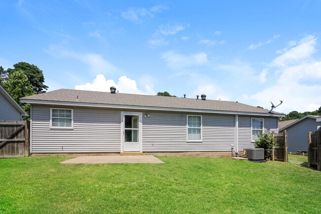 Building Photo - 2705 Timbermist Cir