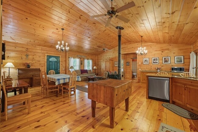 Building Photo - Peaceful Log Home Retreat – Long-Term Beck...