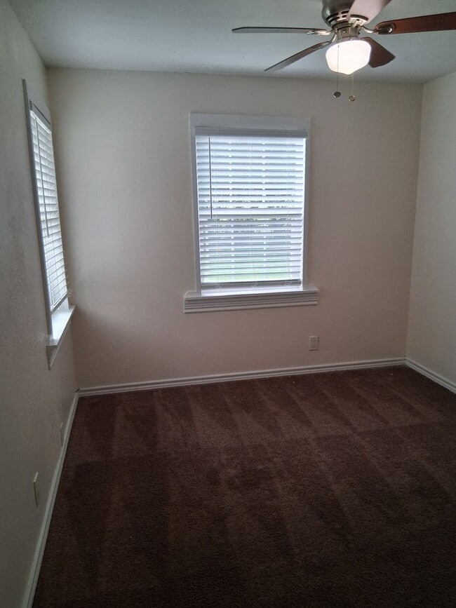 Building Photo - 1414 Alta Mira Dr