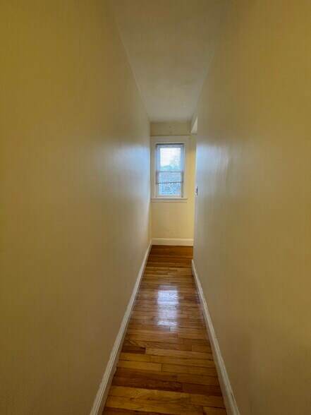 Building Photo - 67 Fairbanks St