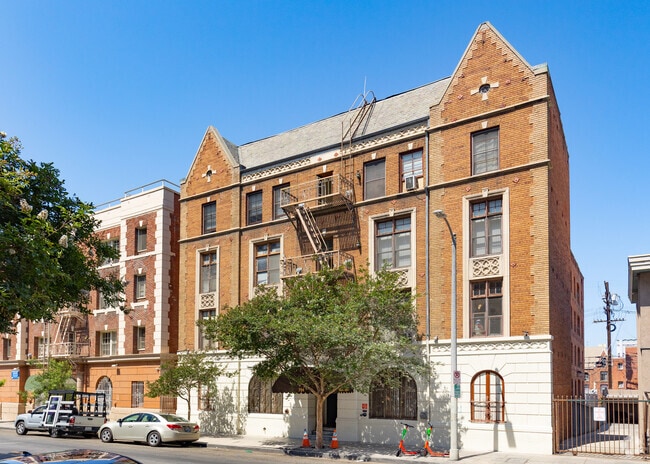 751 S Mariposar Ave Los Angeles, CA 90005 - Astor Apartments
