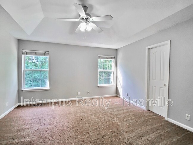 Building Photo - 325 Shoshone Pl