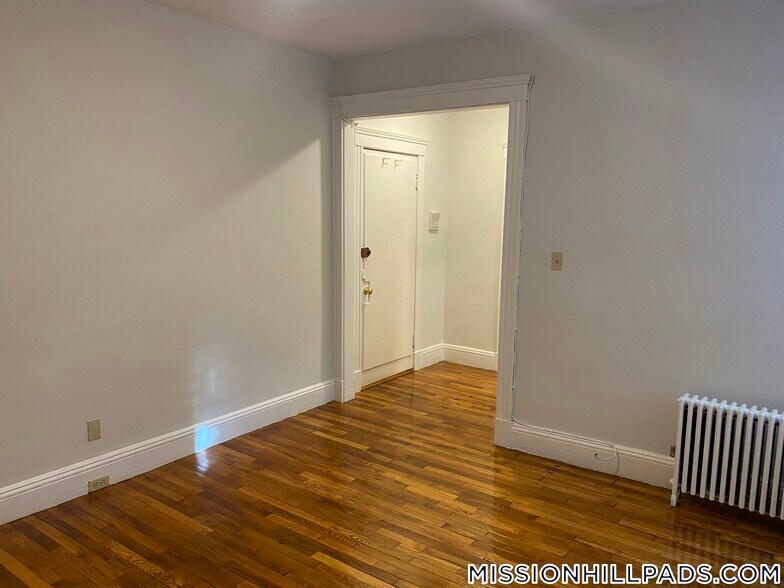 Building Photo - 49 Worthington St