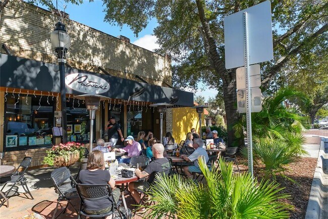 Building Photo - 835 S Osprey Ave