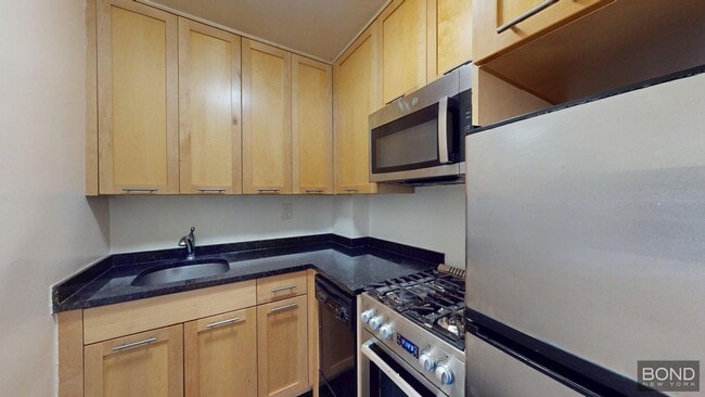 Building Photo - 236 E 36th St