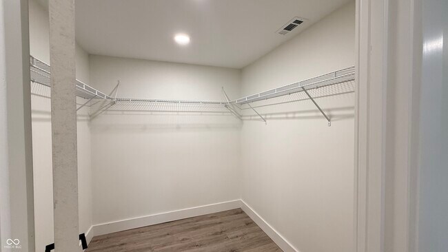 Building Photo - 1835 Applegate St