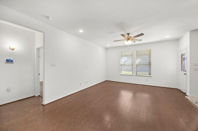 Building Photo - 31319 Horseshoe Meadow Bend Ln