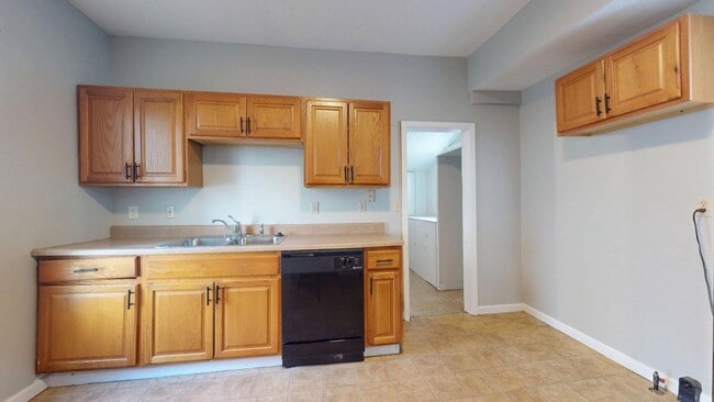Building Photo - Madison/W.95th neighborhood : 3 bedroom/1 bath single family house available NOW.