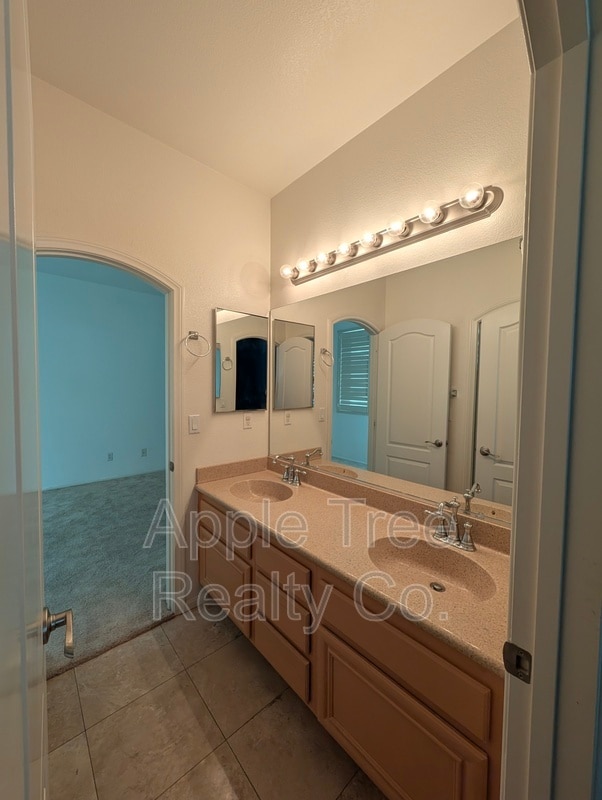 Building Photo - 1560 Gazebo Ln