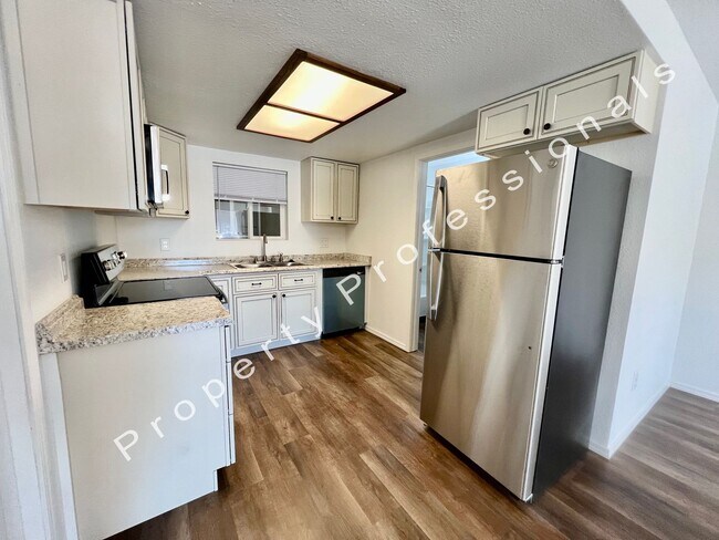 Building Photo - Remodeled Apartment for Rent in Silt