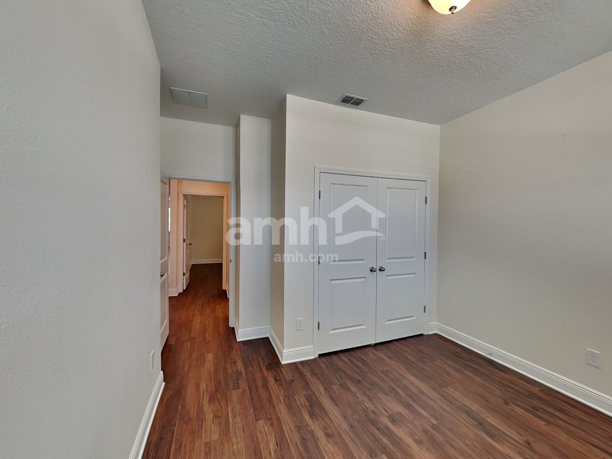 Building Photo - 935 Heavenly Dr