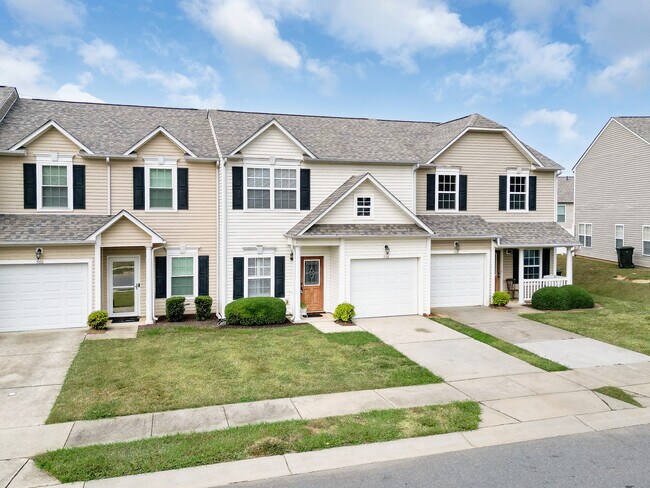 Building Photo - 558 Calen Ln