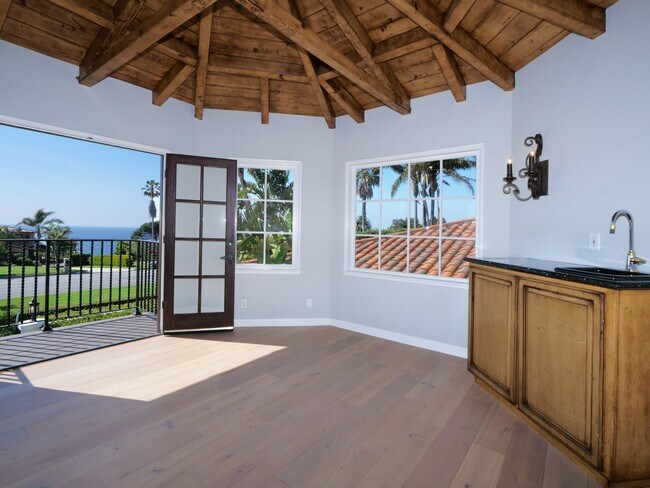 Building Photo - 1804 Paseo Del Mar