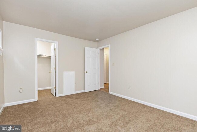 Building Photo - 5009 D St SE