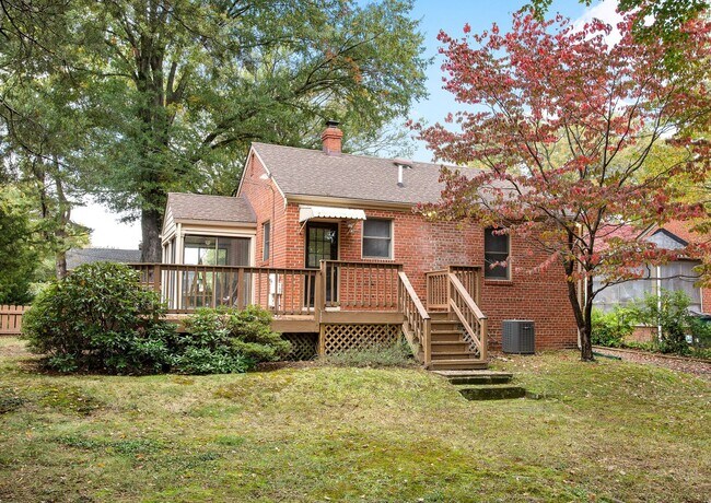 Building Photo - 2 Bedroom Home in Westhaven! ***Available Early September***