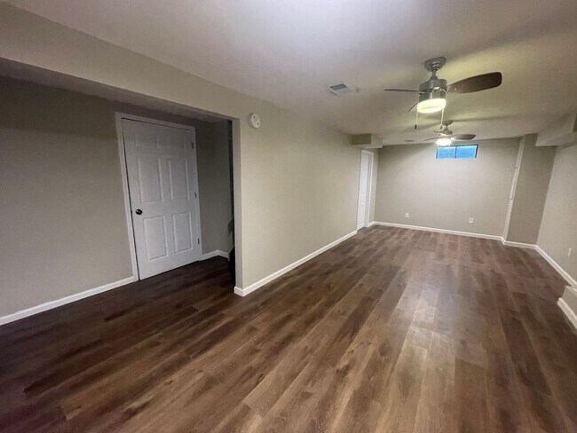 Building Photo - 3510 S 87th Ave