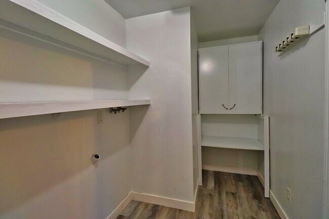 Laundry room - 13408 SE 20th St