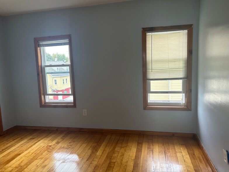 Bedroom - 91 Ward St