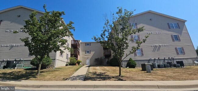 Building Photo - 225 Brandy Ct