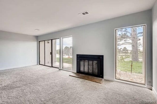 Building Photo - Beautifully Remodeled 3 bedroom Townhome in the Pinery.