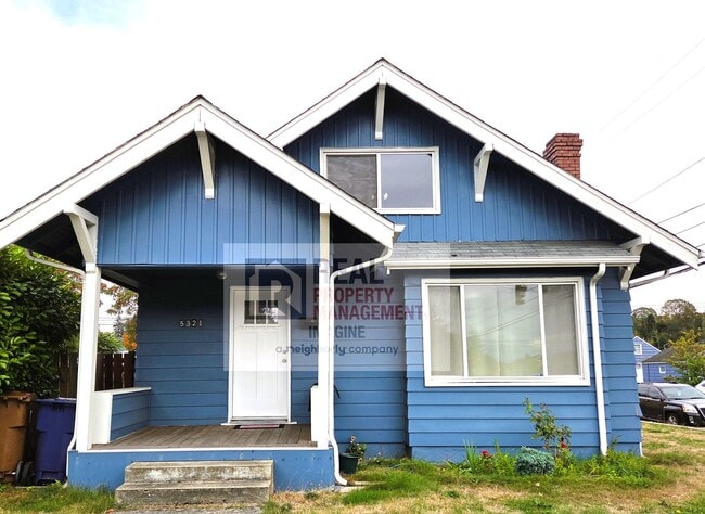 Building Photo - Check out this beautiful 4 bedroom, 2 bath...