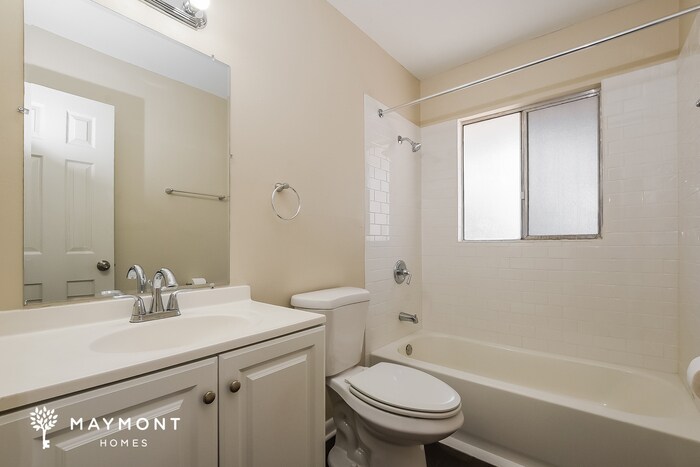 Building Photo - 916 Northern Oaks Terrace