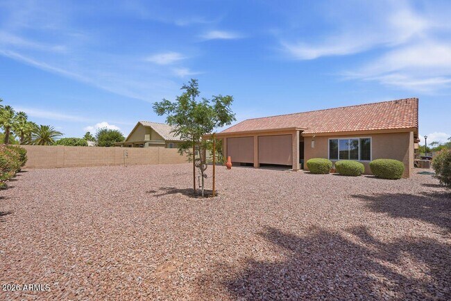 Building Photo - 24950 S Lakewood Dr