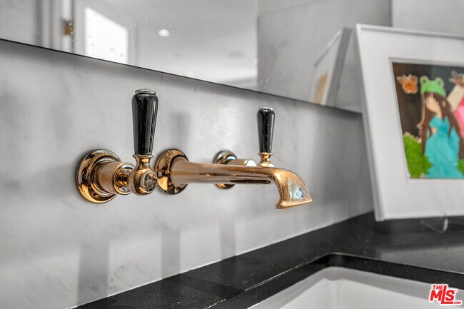 Building Photo - 1 Driftwood St