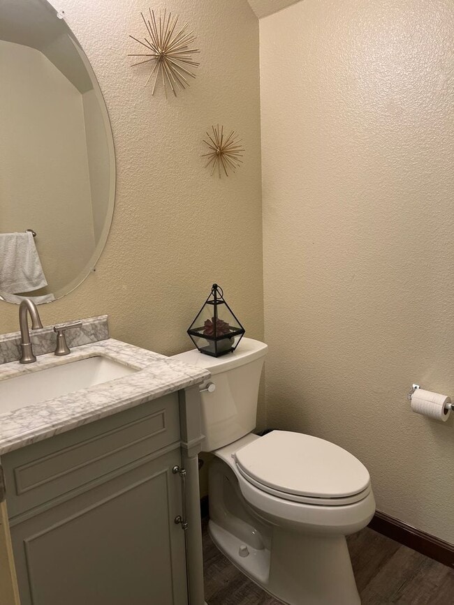 Building Photo - Charming Home in Las Palmas Community