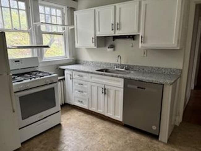 Building Photo - 621 Clemmer - Close to University Quite Dead-End Street