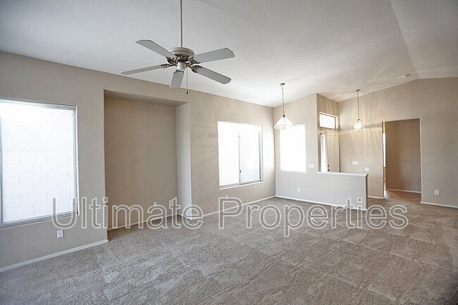 Building Photo - 13602 W Desert Flower Dr