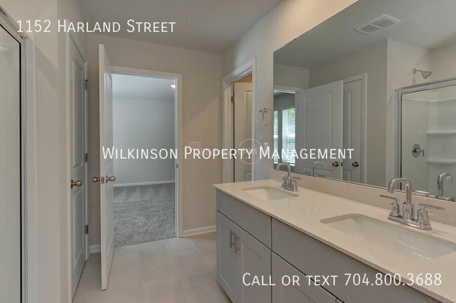 Building Photo - 1152 Harland St