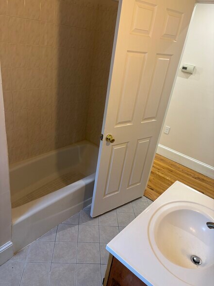 Building Photo - 7 Greenheys St