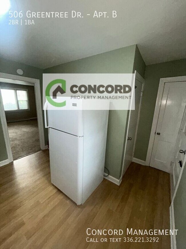Building Photo - 506 Greentree Dr