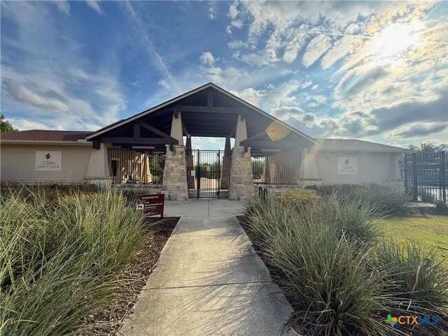 Building Photo - 388 Arbor Hills