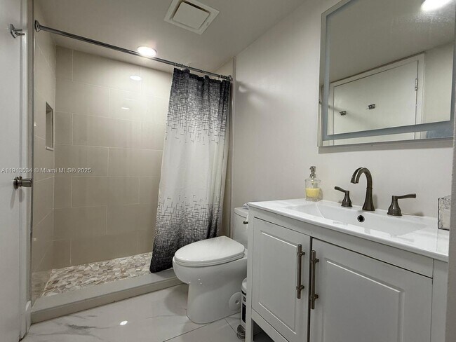 Building Photo - 9015 SW 125th Ave