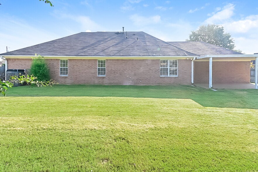 Building Photo - 6223 Oxbourne Cove