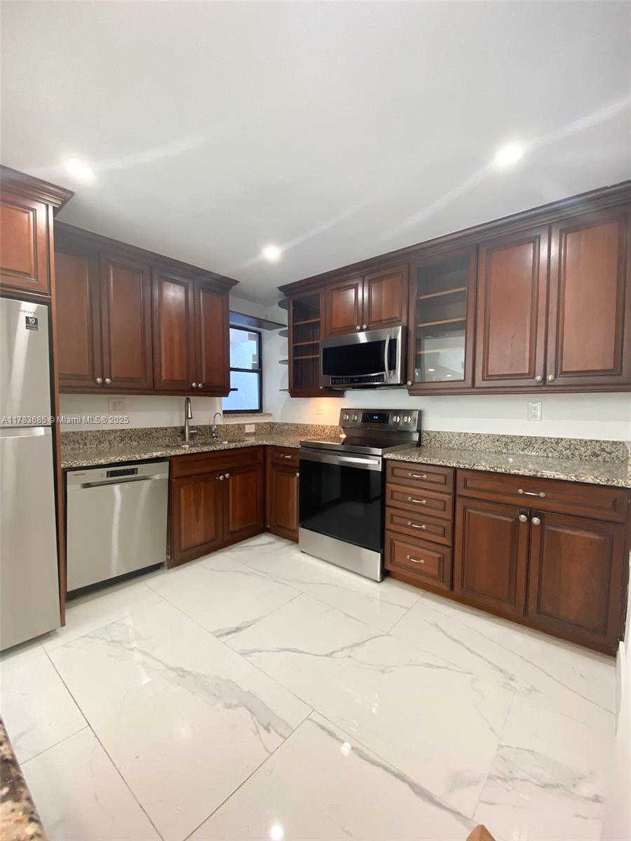 Building Photo - 316 Poinciana Island Dr