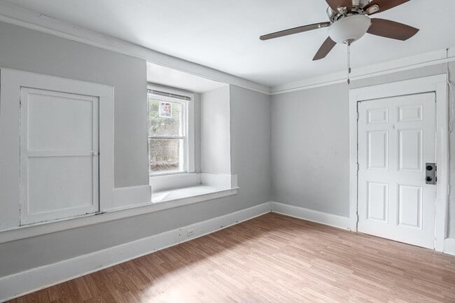 Building Photo - 1522 Columbia College Dr