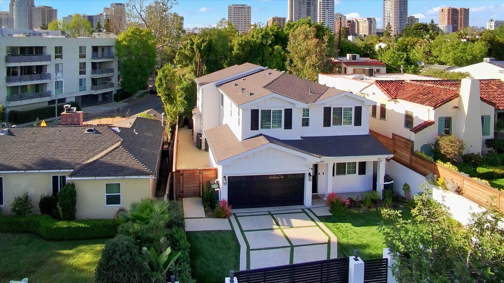 Building Photo - 10593 Kinnard Ave