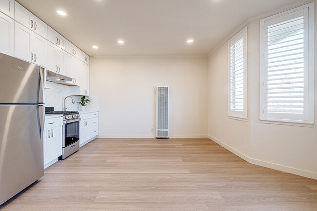 Building Photo - 2101 Baker St