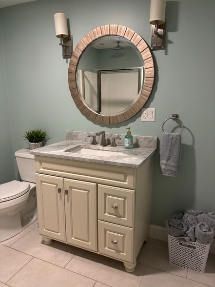 Building Photo - 10 Roosevelt Rd