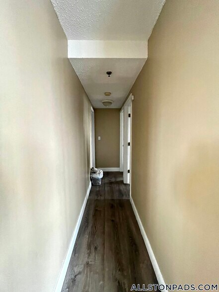 Building Photo - 15 N Beacon St