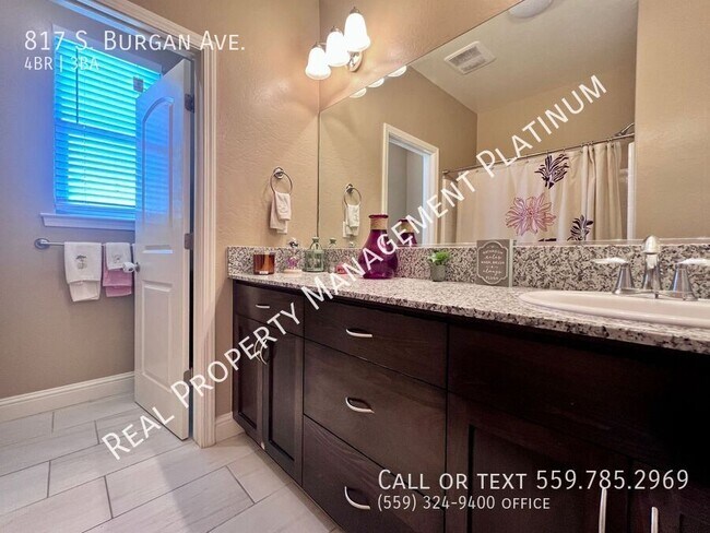 Building Photo - 817 S Burgan Ave