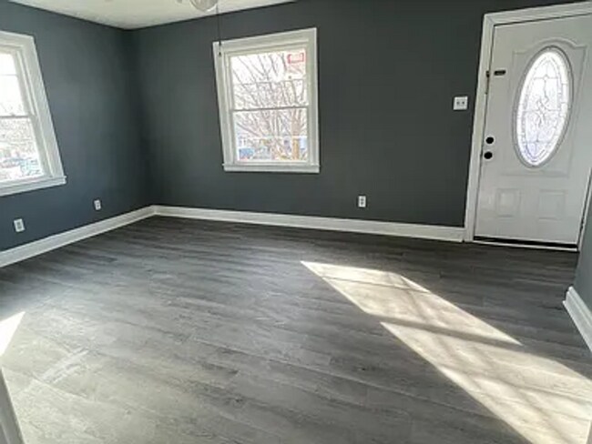 Building Photo - 811 Shelby Ave