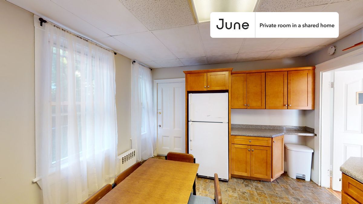 Building Photo - Room in Shared 6 bed/2 bath home