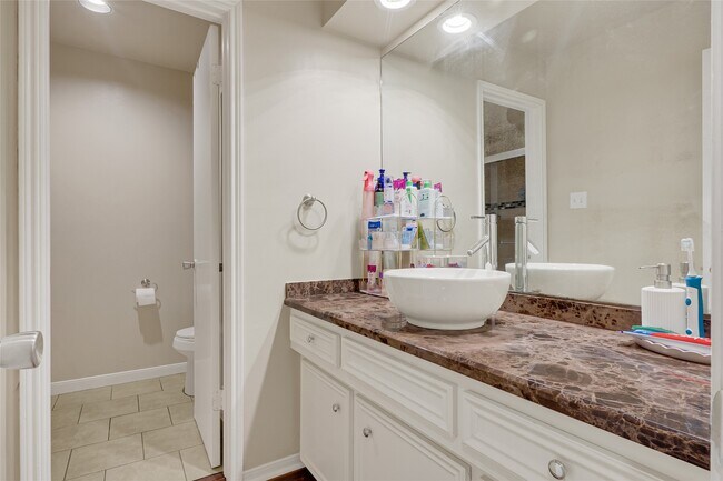 Building Photo - 14724 Perthshire Rd