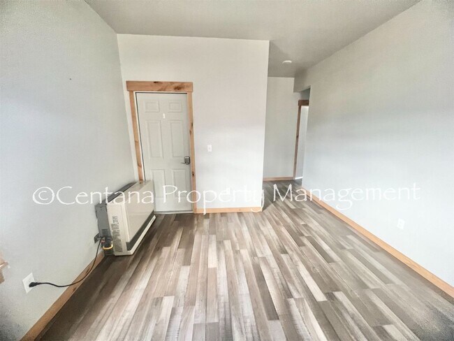 Building Photo - 600 S Montana St