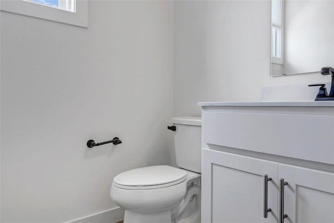 Building Photo - 16507 Honey Locust Dr